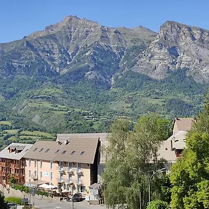 2* Hotel Les Fauvettes