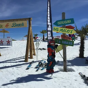 https://chalet-hotel-les-rhododendrons.hotels-rhonealpes.com